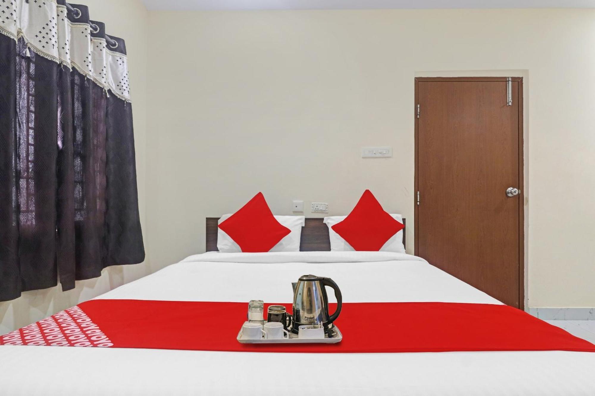 Hotel O Sri Navya Grand Near Nexus Hyderabad Exterior foto