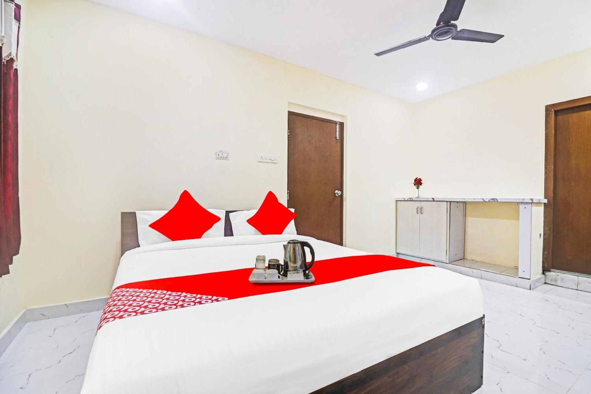 Hotel O Sri Navya Grand Near Nexus Hyderabad Exterior foto